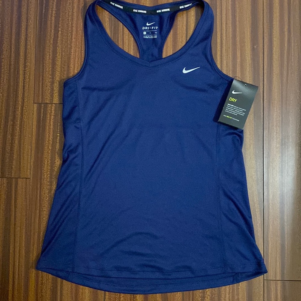 NWT WOMEN NIKE DRI FIT TANK SIZE S
